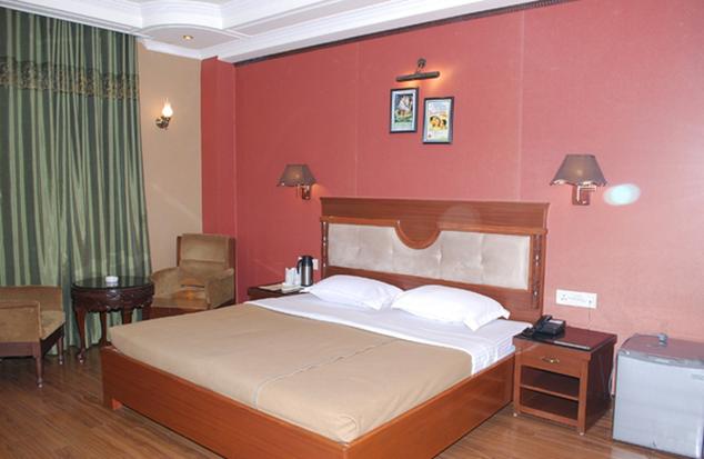Hotel Diplomat Residency